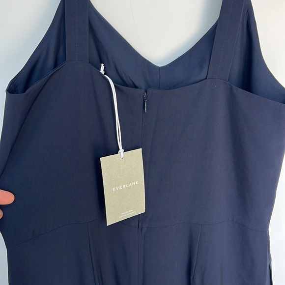 The Japanese GoWeave Essential
Jumpsuit sleeveless wide leg
 Size 6 Navy - Picture 8 of 11